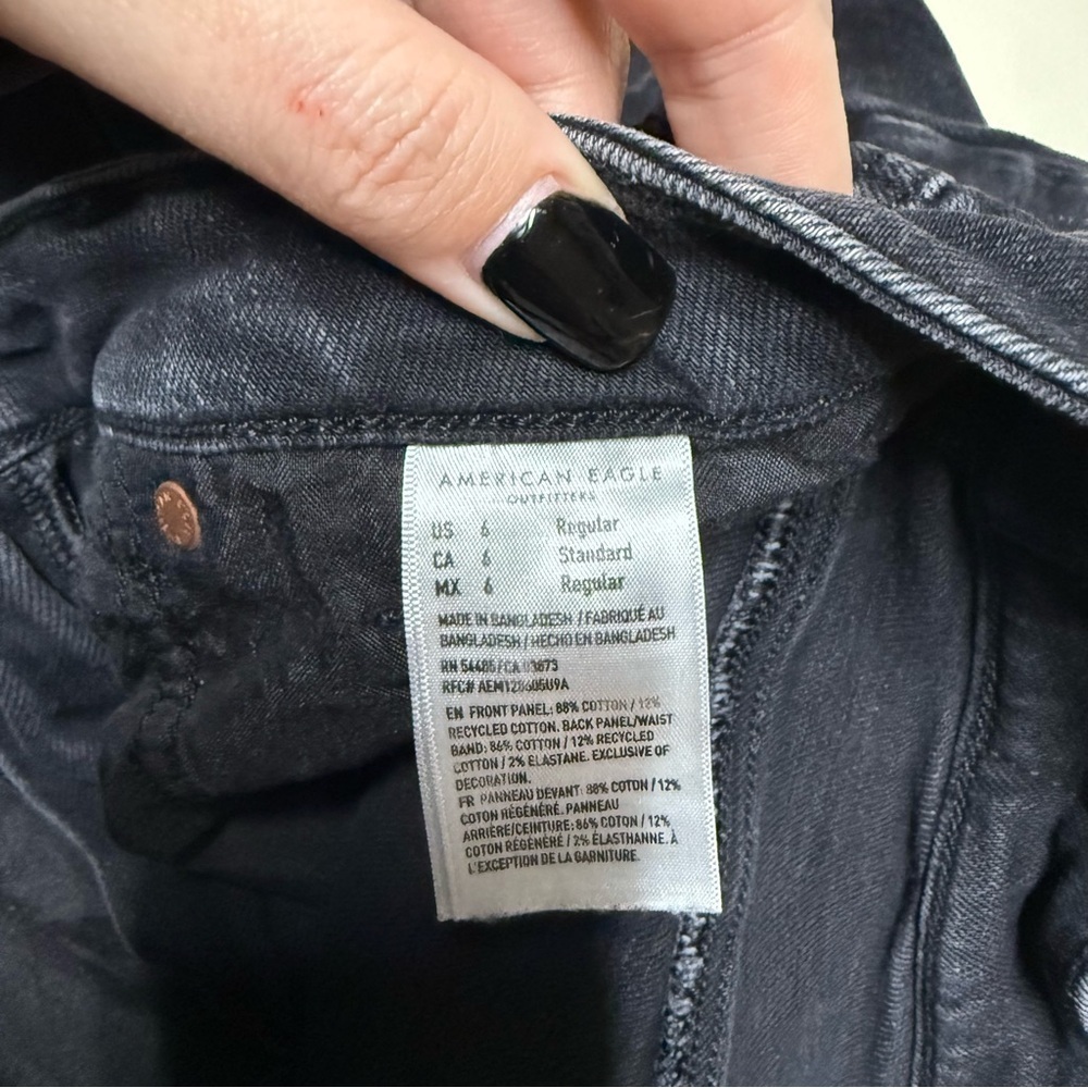 American Eagle Black Mom Jeans Distressed Size 6 Regular Denim - Picture 4 of 8